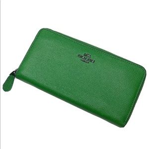 Coach Green Zip Around Long Wallet 12 Card EUC